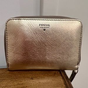 Fossil wallet